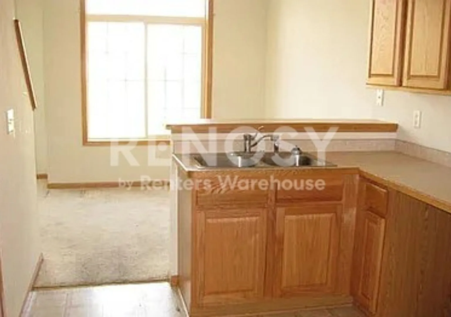 Available October 5th - 2 Bed, 1.5 Bath End-Unit Townhome in Forest Lake — Photo 3