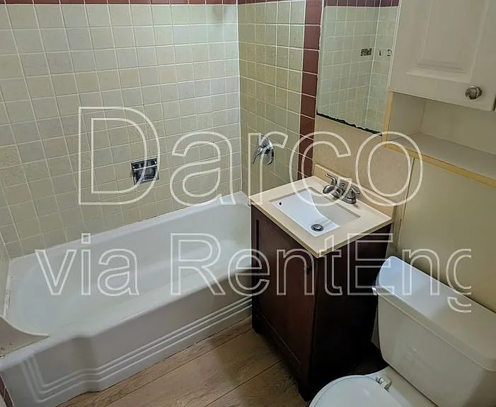 Campus Apartments — Photo 3
