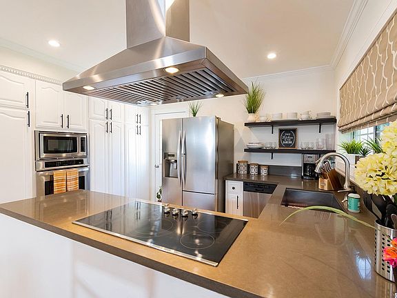 3rd image of 14031 Winlaw Ave