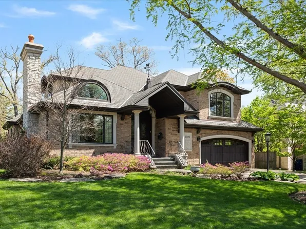 1109 Hohlfelder Rd, Glencoe, IL 60022