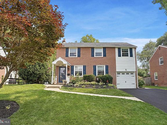 2nd image of 3032 Edmonds Rd
