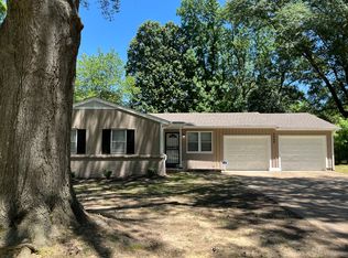 5596 Lochinvar Rd, Memphis, TN 38116