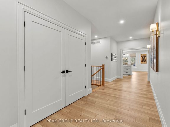 5th image of 689 Canboro Rd