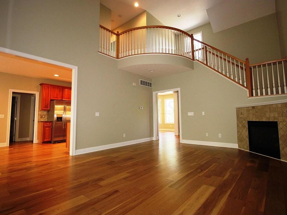 1st image of 68 Overbrook Dr