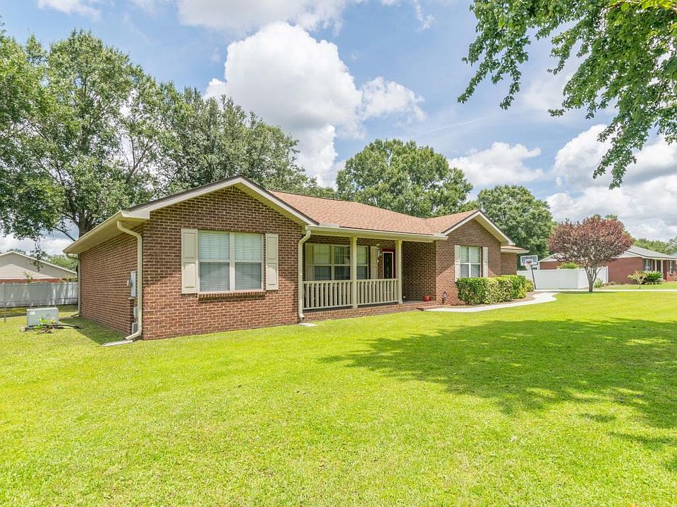 1st image of 2744 Lake Dr