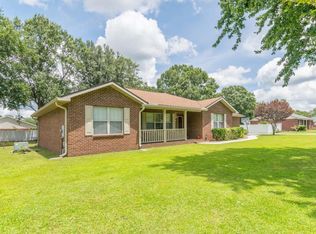 2744 Lake Dr, Hilliard, FL 32046