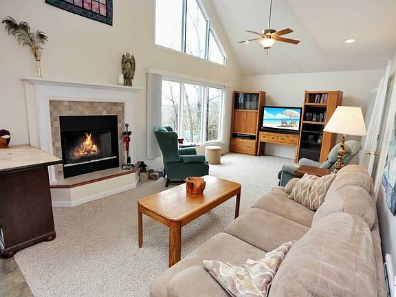 4th image of 268 Bayview Dr