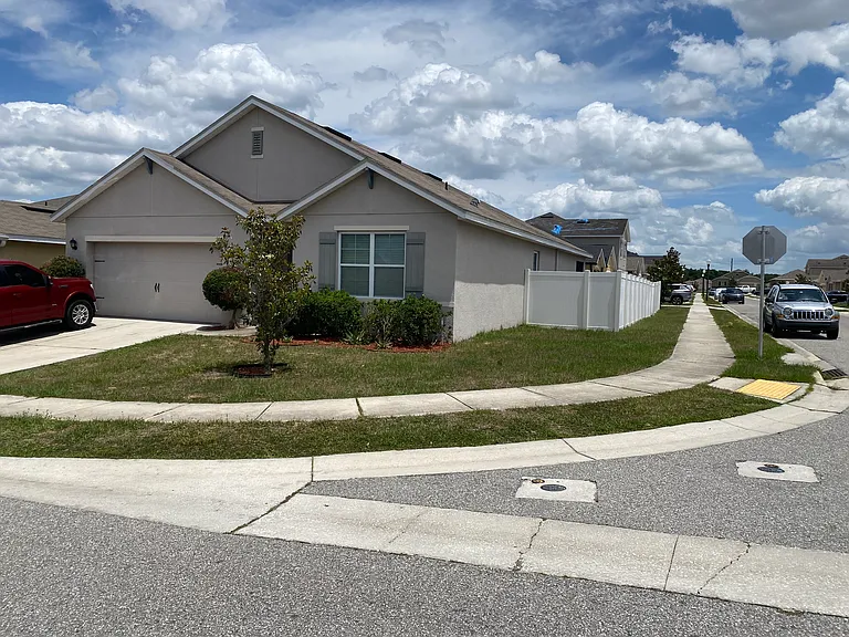 884 Freedom Blvd — Photo 4