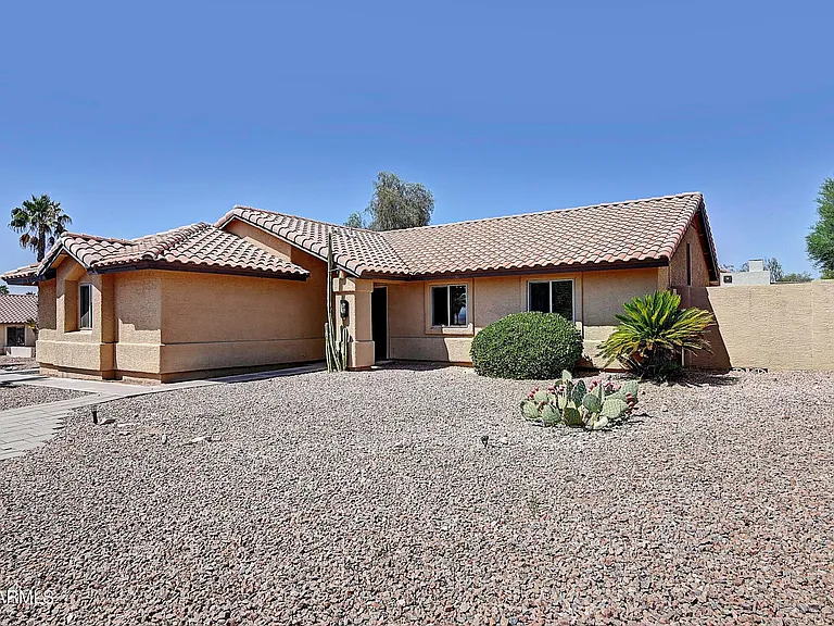 14004 N Sussex Pl — Photo 10