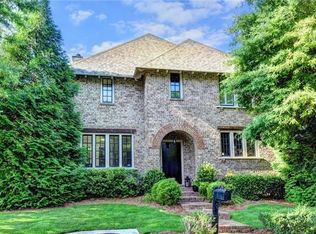 560 Willow Oak Way, Roswell, GA 30076