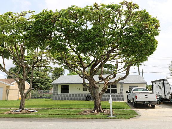 2nd image of 4212 Centurian Cir