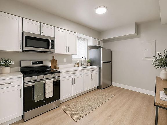 2nd image of 101 W 11th St Unit 8