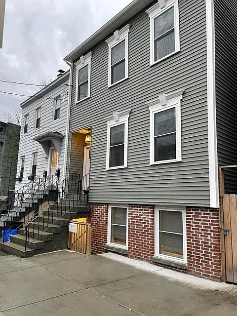 2 bed, $1,600 — Photo 1