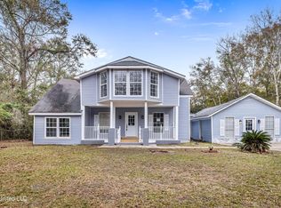 3519 Azalea St, Moss Point, MS 39563