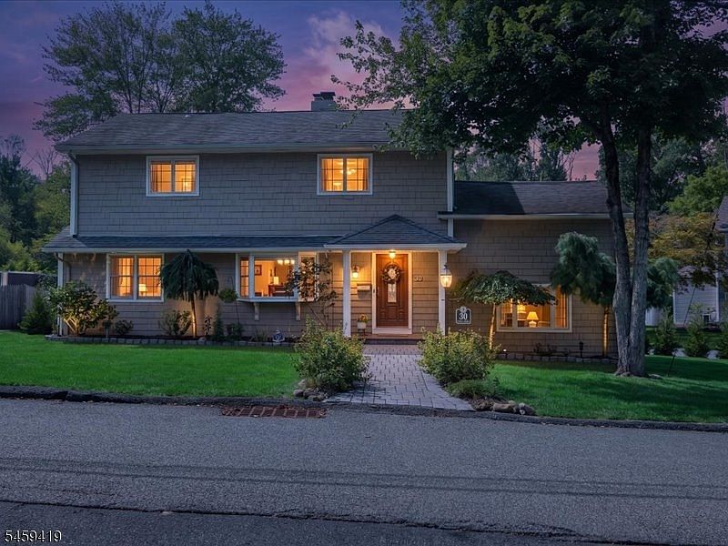 1st image of 30 Laurel Dr