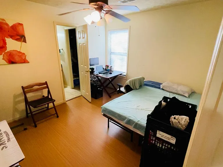 449 N Donahue Dr #C21 — Photo 7