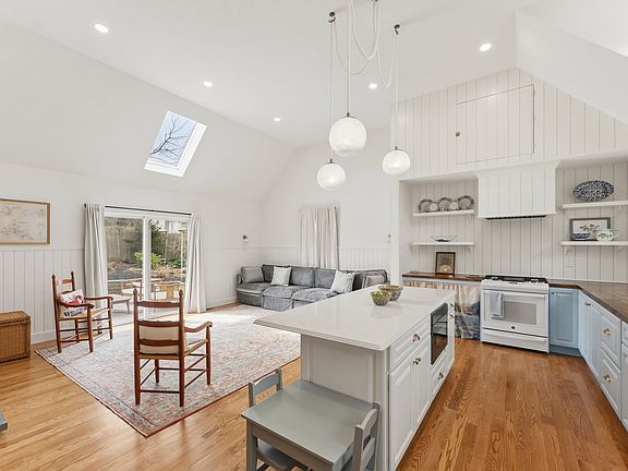 5th image of 29 Field St