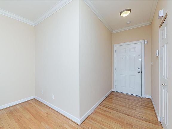 2nd image of 5646 Waterman Blvd #3SE