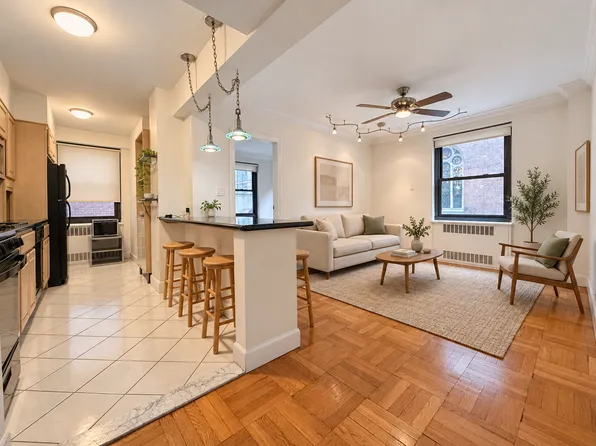 135 East 54th Street image 1 of 10