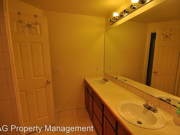 5th image of 18501 SE Newport Way Unit F130
