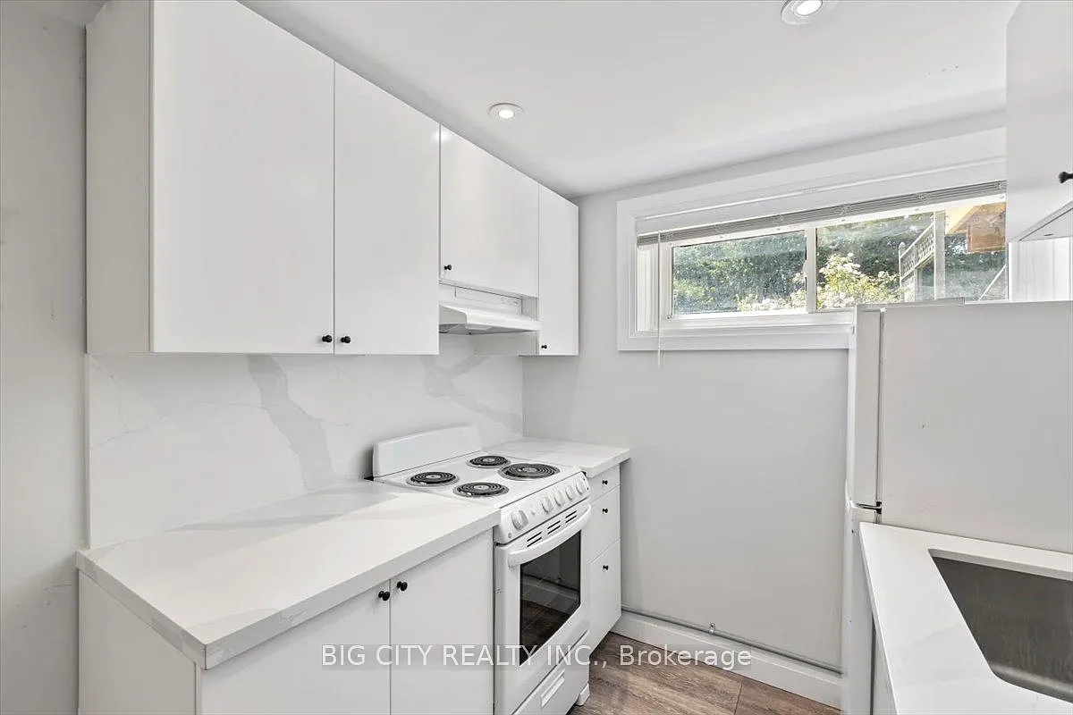 18 Wexford Blvd Basement 2 photo 1