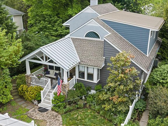 2nd image of 229 Union St