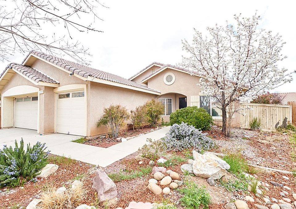 1st image of 12727 Sweetwater Dr