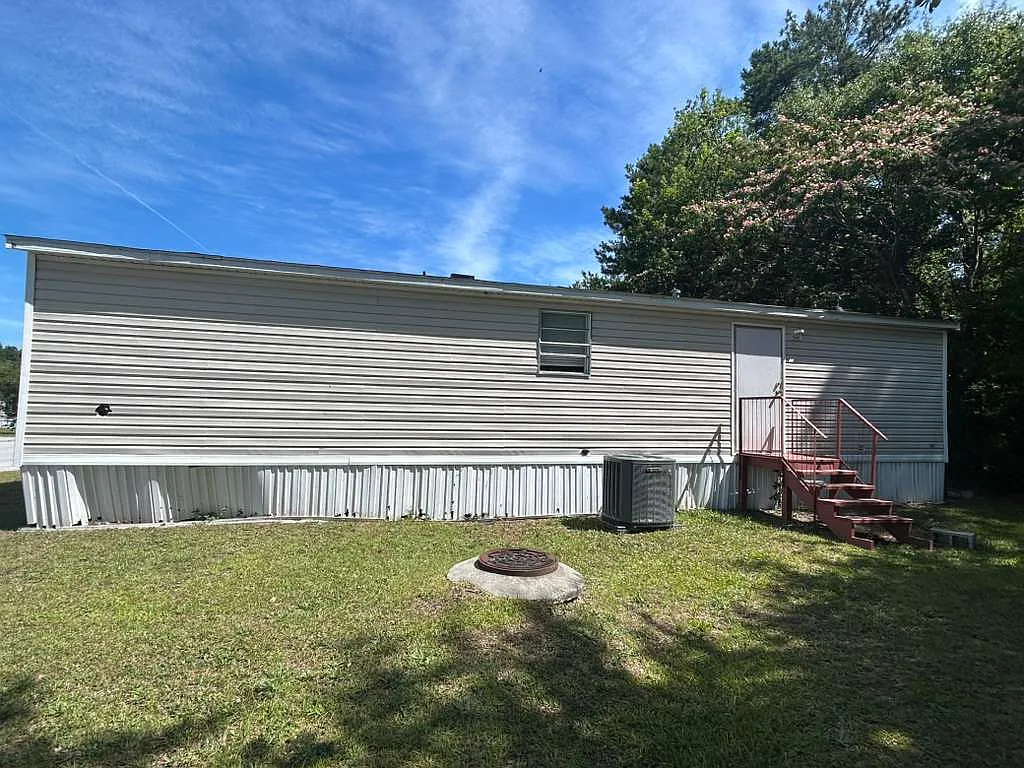 2 bed, 960 sqft, $1,200 — Photo 2