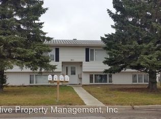 1811 6th St SE #4, Minot, ND 58701