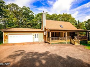 144 Eisenhower Dr, Lords Valley, PA