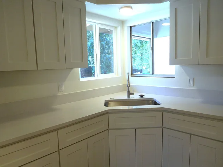 1266 N Sierra St — Photo 5