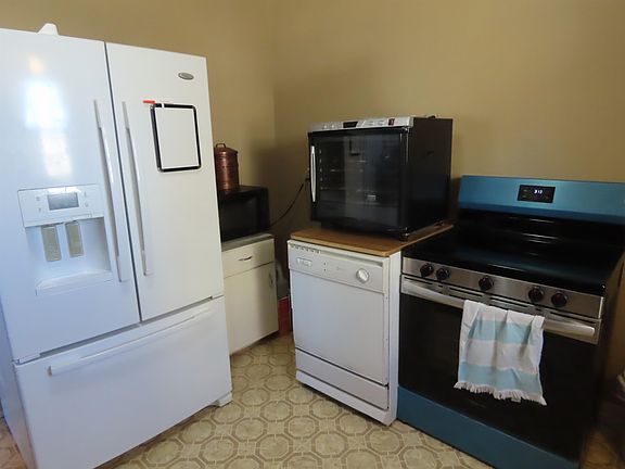 5th image of 408 E 10th St
