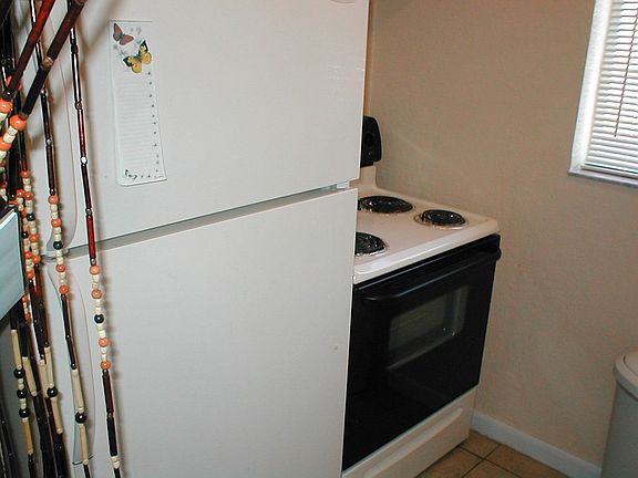 4th image of 2330 NW 11th St APT 15