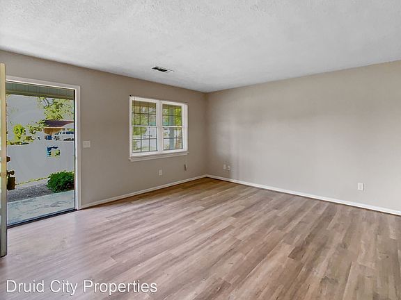 3rd image of 2722 Deer Haven Dr