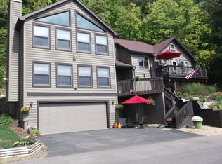 W10678 Tipperary Rd, Poynette, WI 53955