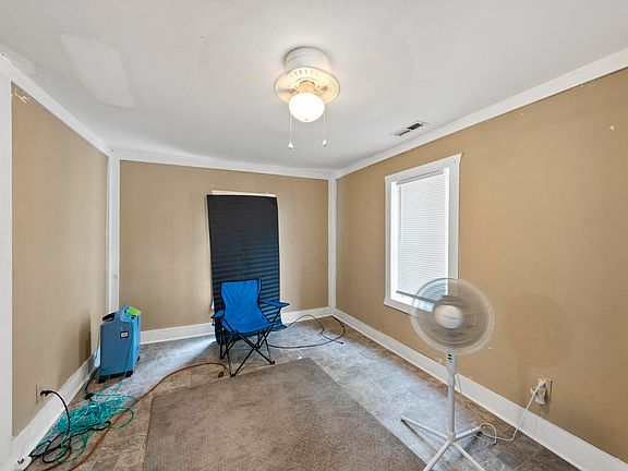 4th image of 907 Blount St