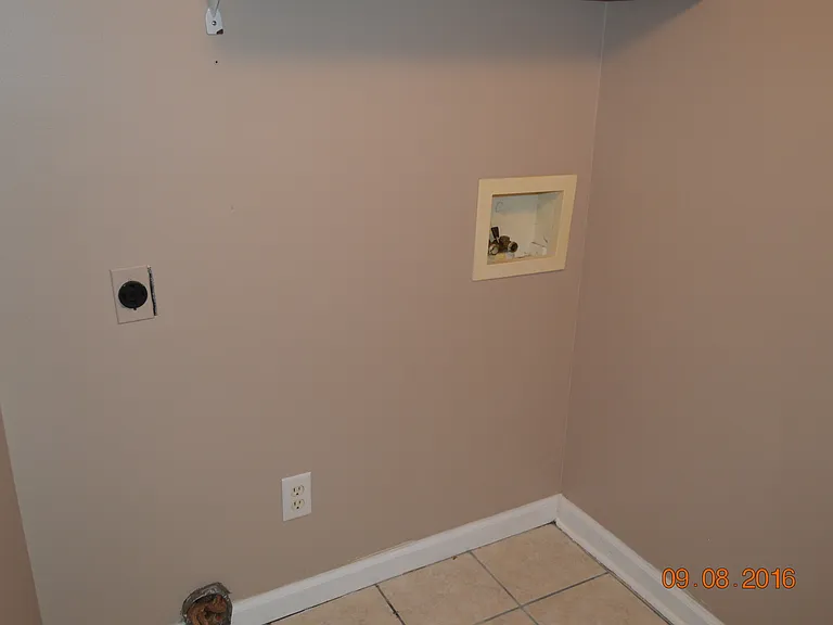 1115 Hickory Ave — Photo 16