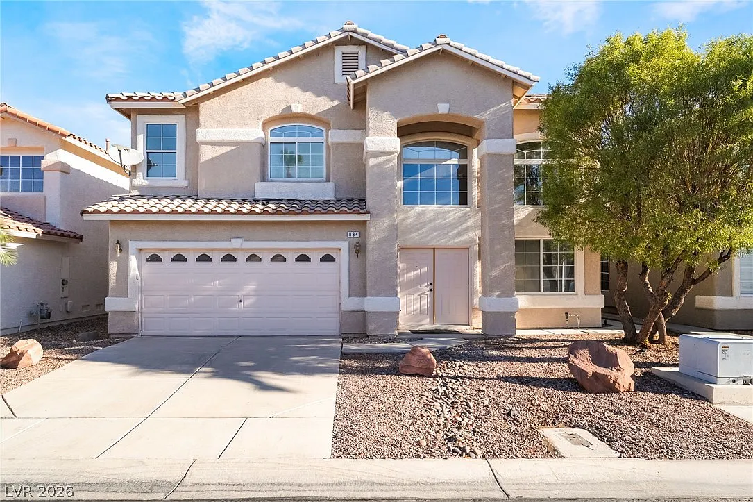 4 bed, 2.5 bath, 2523 sqft, $2,400 — Photo 1