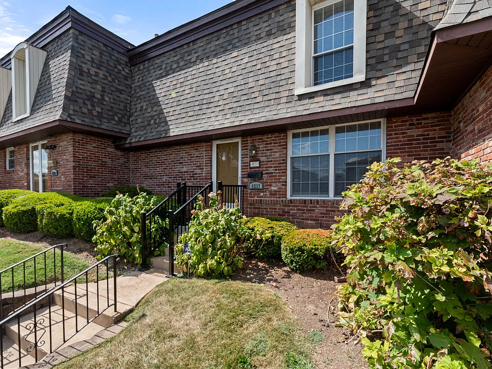 4237 Forest De Ville Dr
