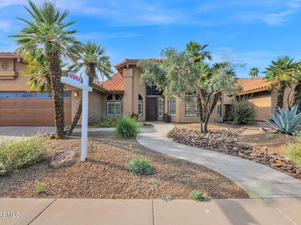 518 S LAGOON Drive, Gilbert, AZ 85233