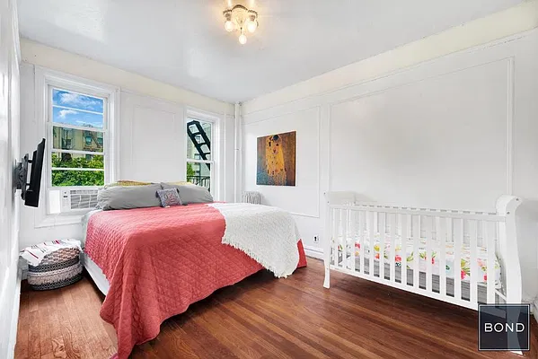 Sold by Bond New York | media 3
