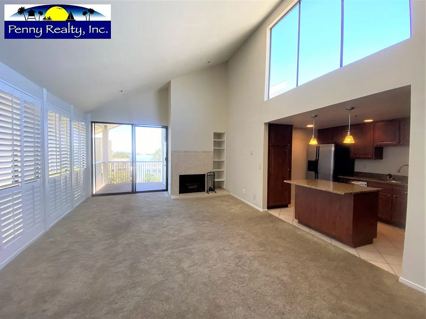 Spacious 2-Bedroom / 2-Bath Condo with Panoramic Bay Views — Photo 2