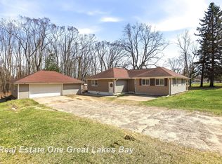 3497 Cat Lake Rd, Caro, MI 48723