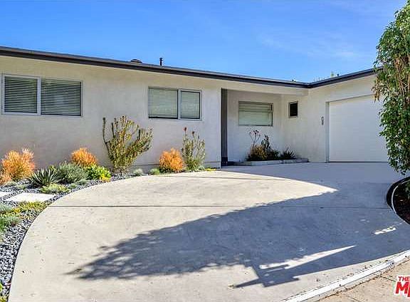 3rd image of 11279 Laurie Dr