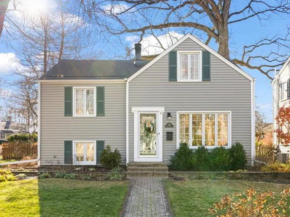 546 Taylor Ave, Glen Ellyn, IL 60137
