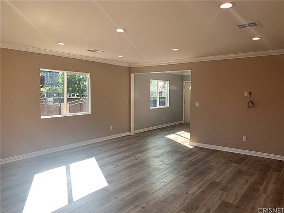 3rd image of 8163 Saint Clair Ave