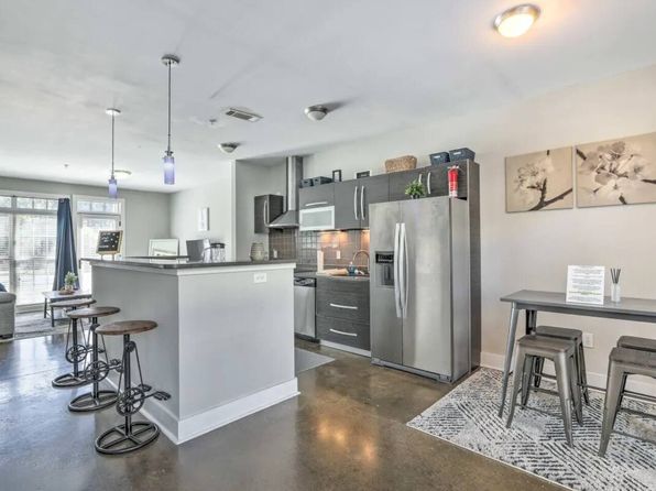 1300 Dekalb Ave #112