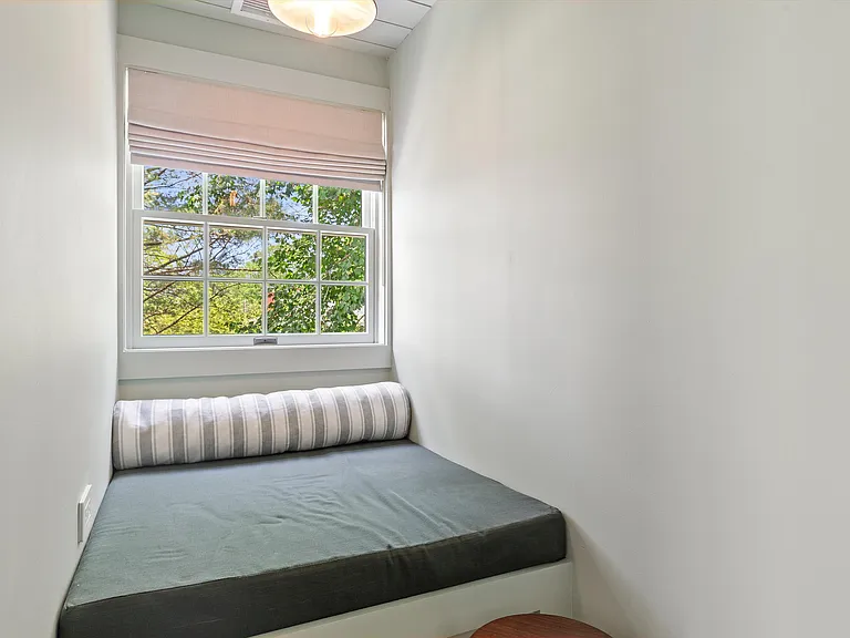 36 Floyd St — Photo 19