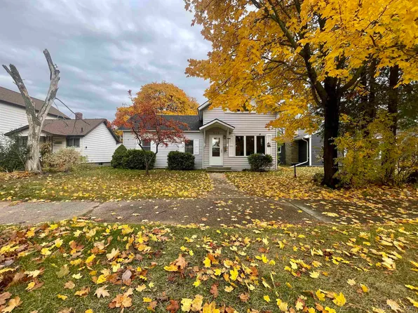609 S 11th St, Escanaba, MI 49829