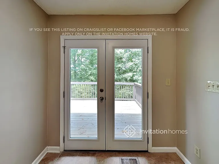 6297 Queens Ct — Photo 11